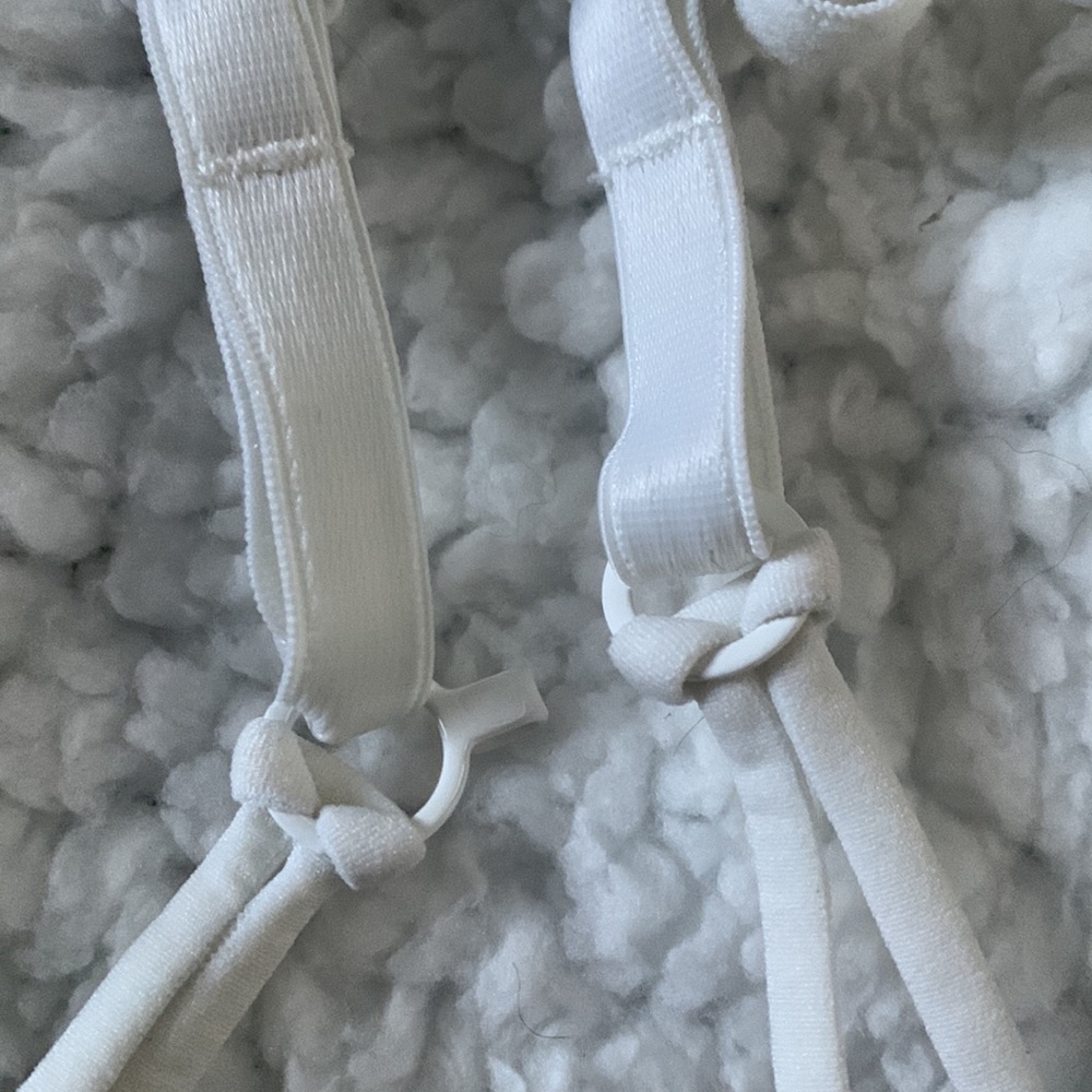 34C hook-able bra - Picture 3 of 4